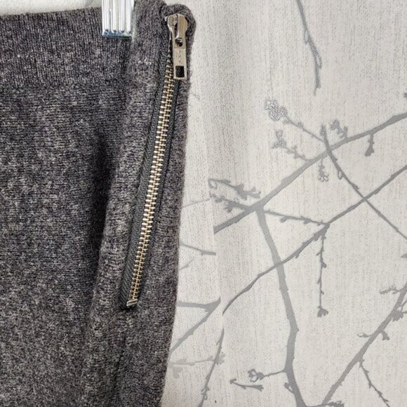 Tahari Gray 91% Wool Flowy Mini Skirt Cozy Preppy - Picture 3 of 5